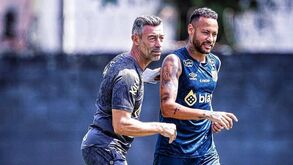Pedro Caixinha: «É certo que alguma coisa aconteceu entre Neymar e Jorge Jesus»