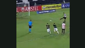 Óscar Cardozo marca penálti decisivo no empate do Libertad