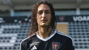 Defesa esquerdo no topo da lista de compras para a temporada 2025/26