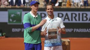 Roland Garros: Sinner vence e termina carreira de Gasquet