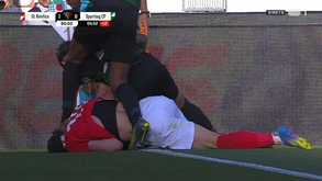 O lance entre Matheus Reis e Belotti