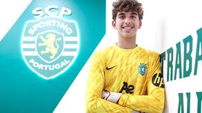 Sporting assina contrato de formação com jovem guarda-redes