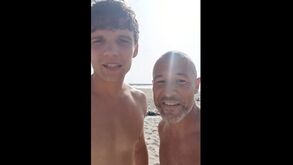 Eduardo Quaresma já canta música que os adeptos lhe dedicaram: o momento do defesa na praia