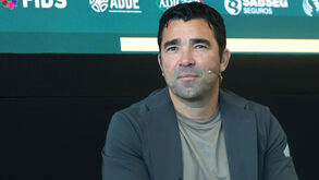 Deco e o mercado do Barcelona: «Não vamos entrar como loucos»