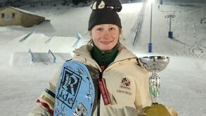 Portuguesa Adele Vankerschaver fecha época no topo do snowboard mundial jovem