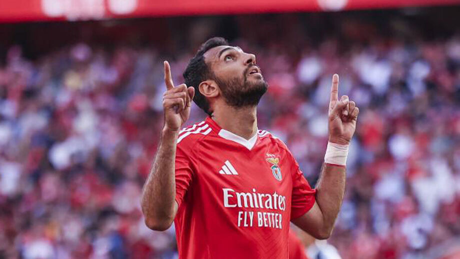 Pavlidis, avançado do Benfica