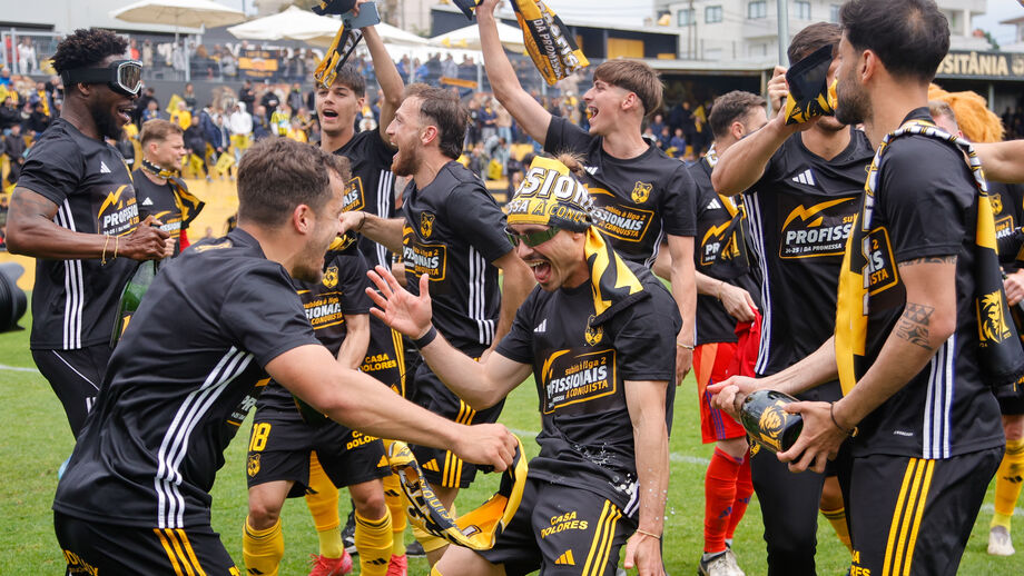 Festejos do Lusitânia Lourosa após subida à 2.ª Liga