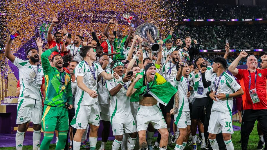 Al Ahli ergue o troféu da Champions da Ásia