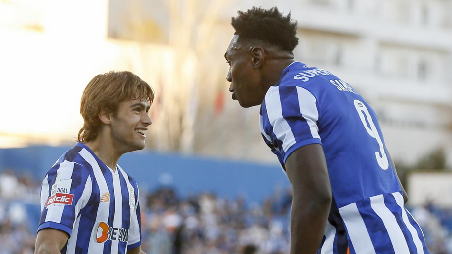 Rodrigo Mora e Samu celebram juntos