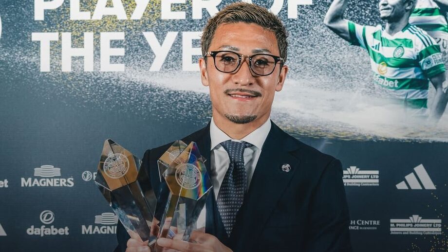 Daizen Maeda com o prémio de jogador do ano