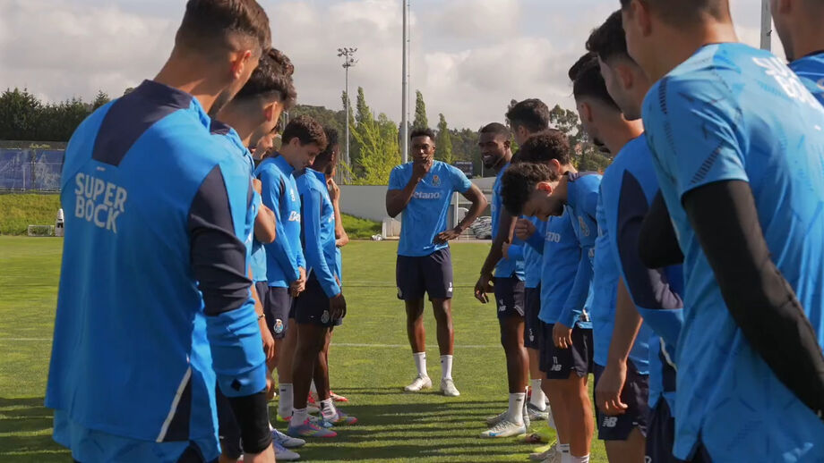 Avançado também celebrou, à semelhança de Mora