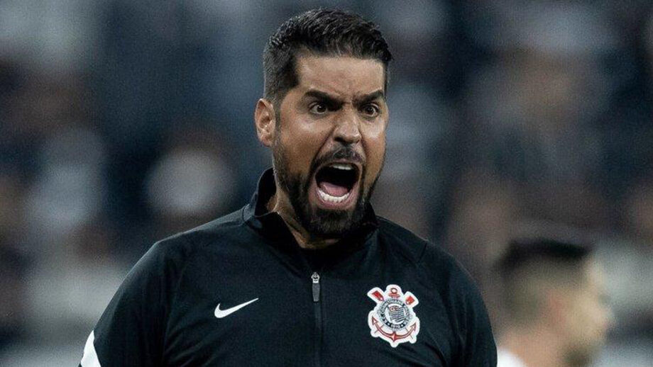 António Oliveira comandou o Corinthians