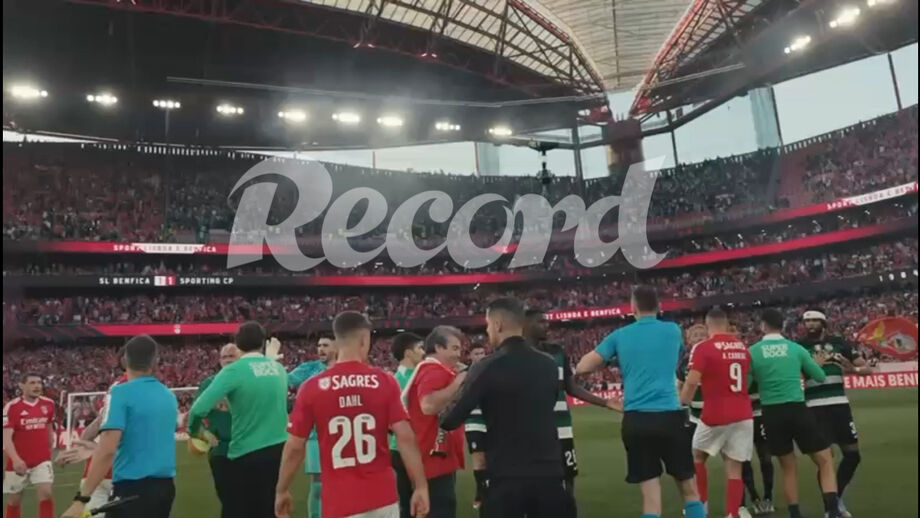 Record teve acesso às imagens que mostram o adepto do Benfica que visou o árbitro e o 4.º árbitro