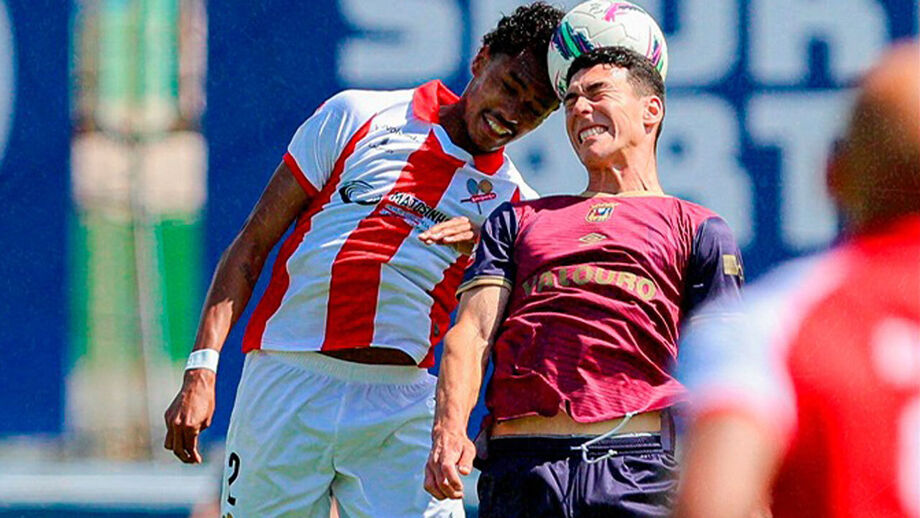 Momento do jogo entre o Torreense e Leixões