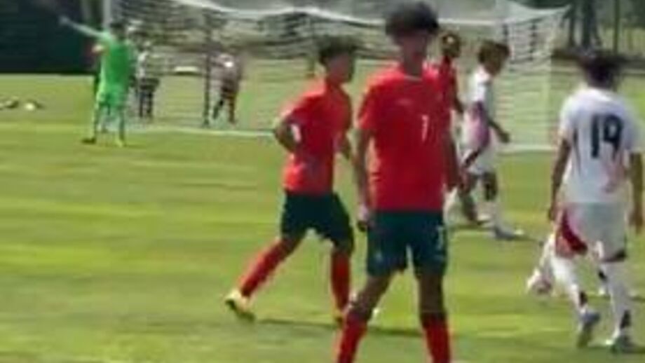 Cristianinho entrou na segunda parte do jogo com o Japão