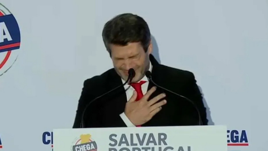 Presidente do Chega foi assistido e levado de ambulância