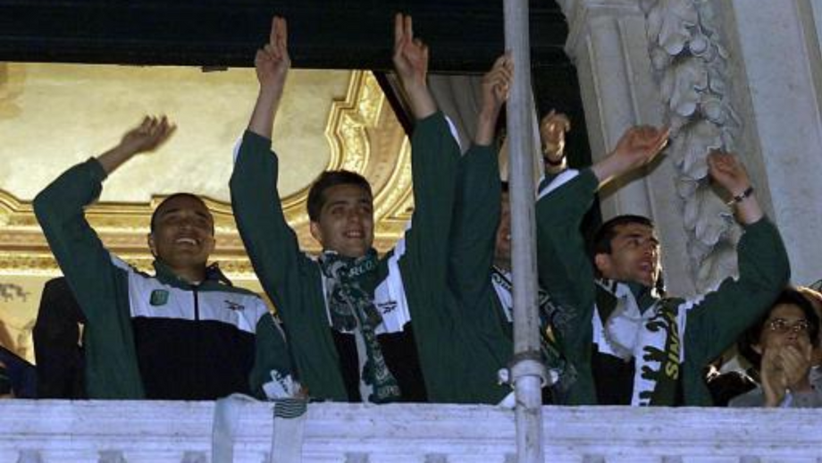STORIA. Iordanov ha festeggiato al Municipio prima di salire sulla gru e decorare il leone