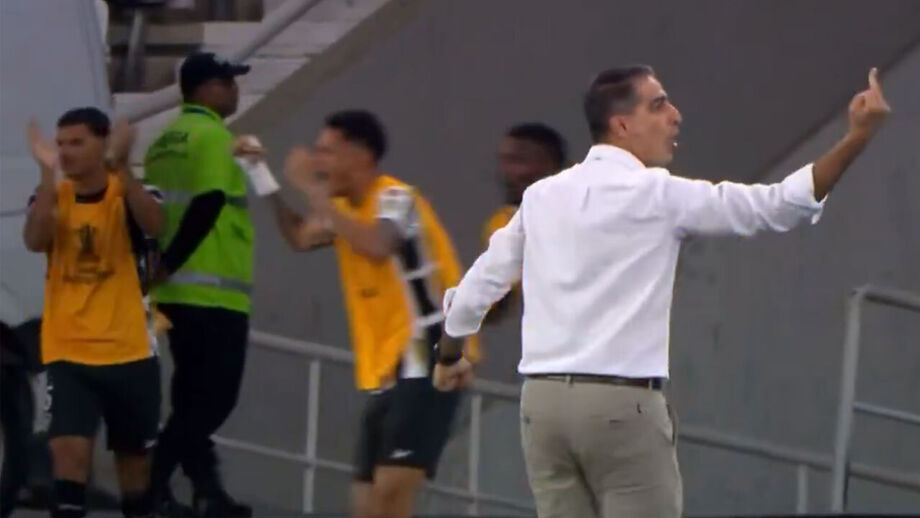 Artur deu a vitória aos 85 minutos