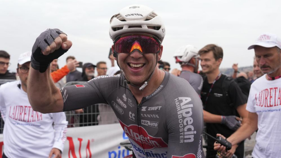 Kaden Groves vence 6.ª etapa no Giro