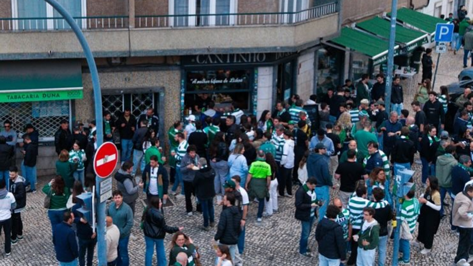 Sportinguistas revoltados com fecho da restauração em Alvalade: críticas a Moedas, 