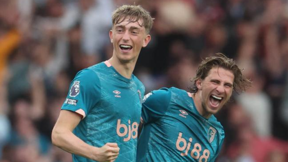 Huijsen (à esquerda) está perto de ser oficializado como reforço do Real Madrid