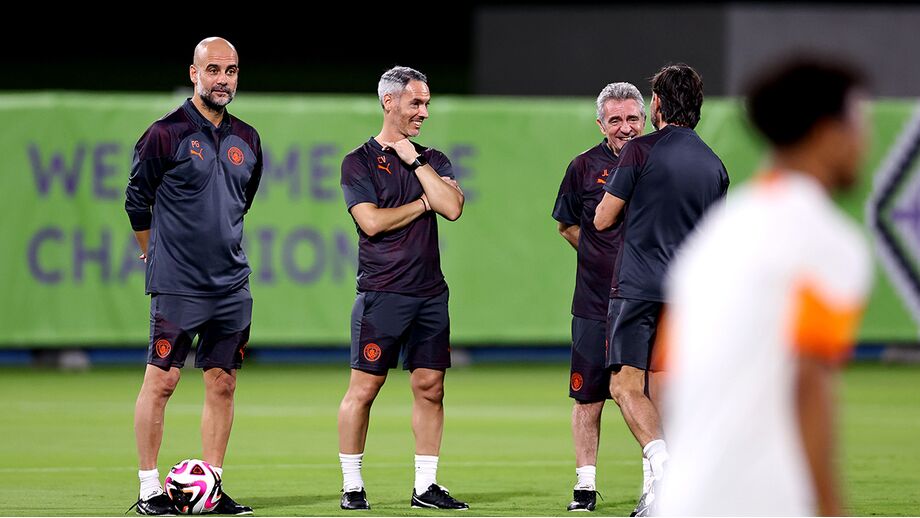 Vicens ao lado de Guardiola