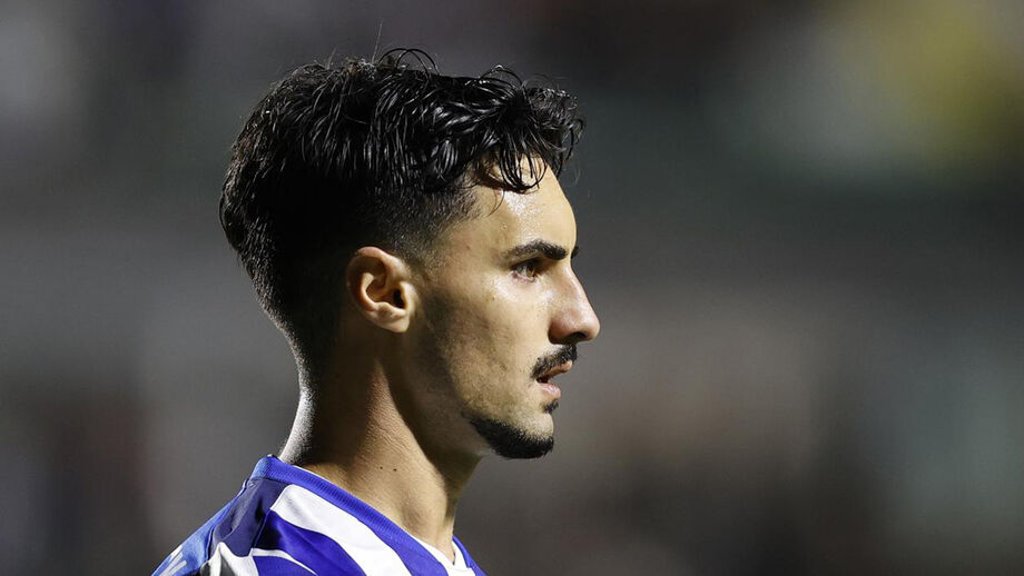 Camisola 6 foi convocado pelo Canadá  