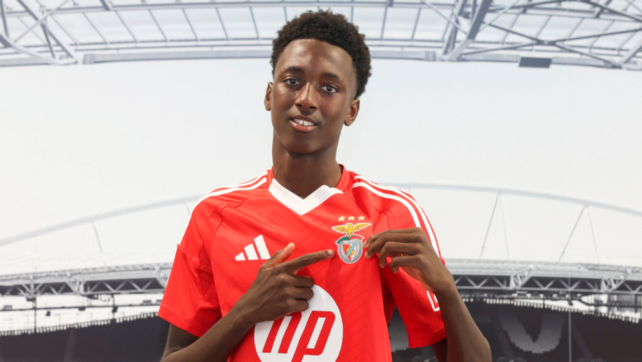 Rúben Tavares assinou contrato de formação com o Benfica
