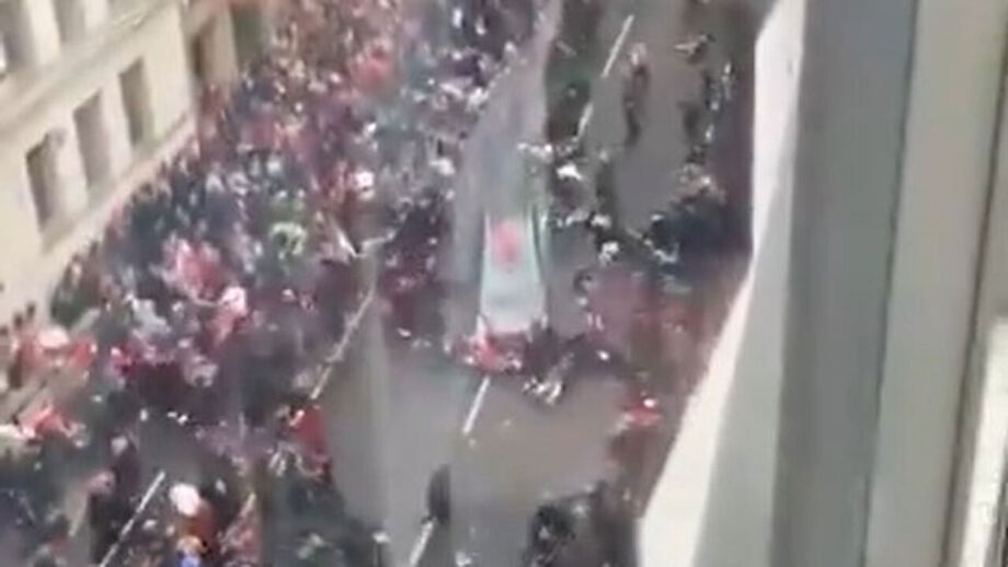 Um homem de 53 anos foi detido. Mais de 45 pessoas ficaram feridas