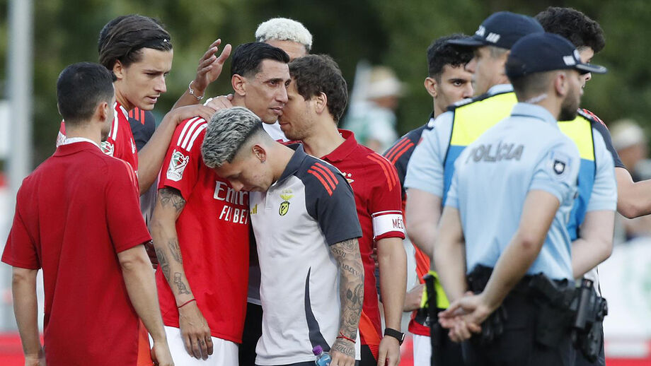 O desalento após a derrota no Jamor