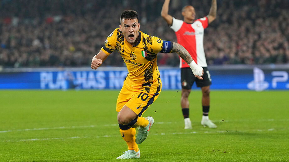 Lautaro festeja o golo marcado ante o Feyenoord nos 'oitavos'