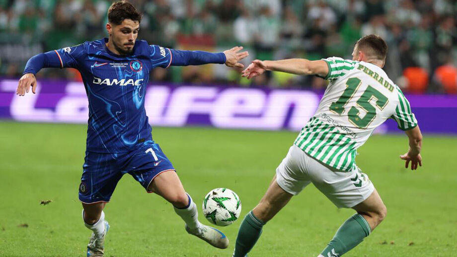 Avançado português esteve 61 minutos em campo na final da Liga Conferência