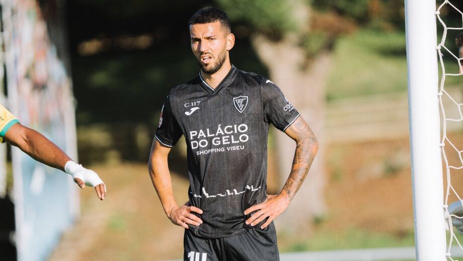 Soufiane Messeguem, defesa do Académico de Viseu