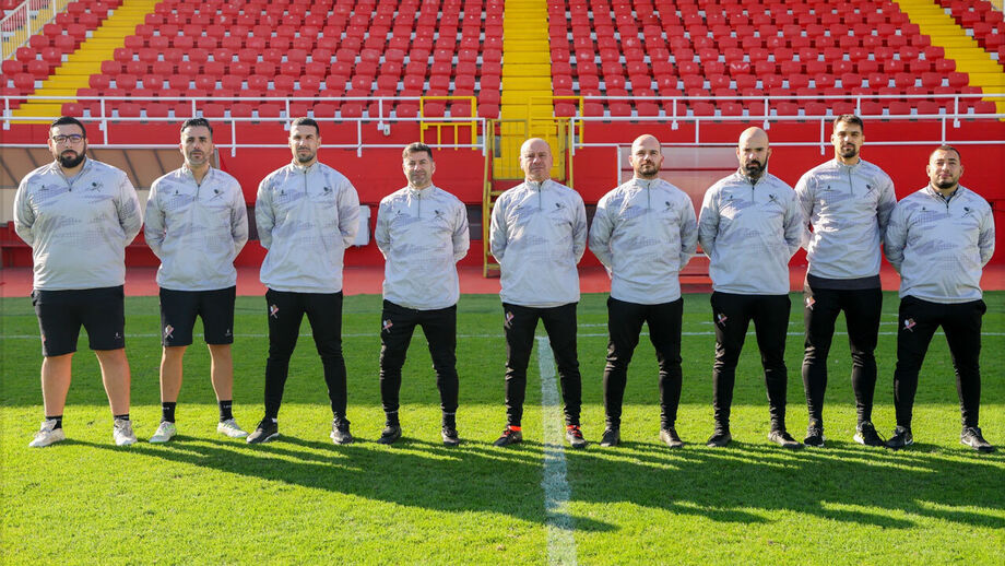 Equipa técnica de José Mota no AVS SAD