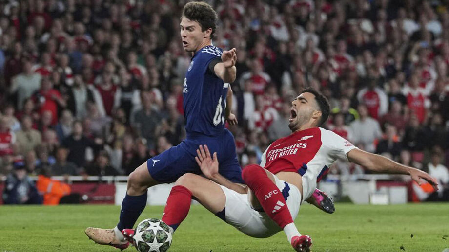 João Neves em ação frente ao Arsenal