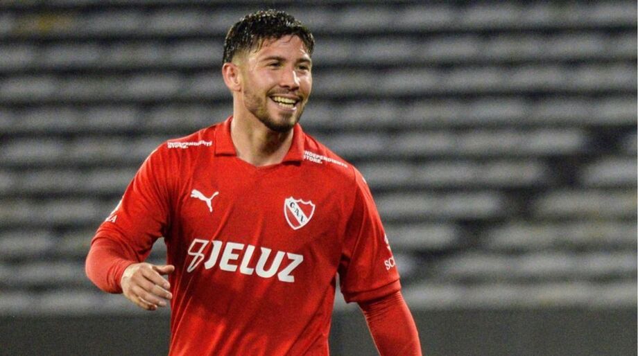 Felipe Loyola em destaque no Independiente