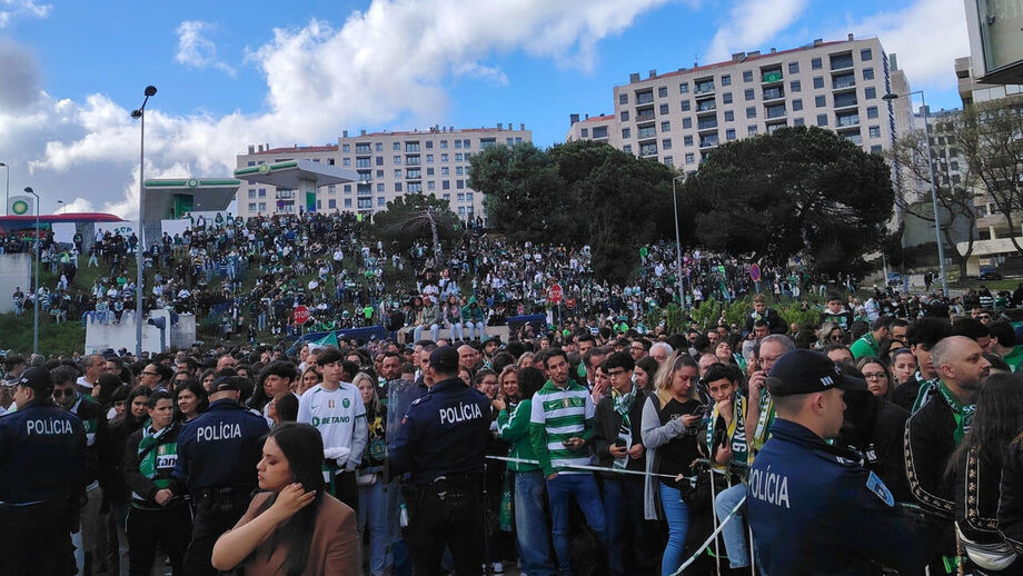 Milhares de adeptos do Sporting em Alvalade