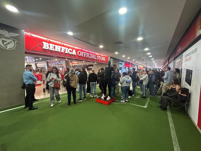 Filas na Luz para compra de bilhetes