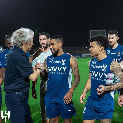 Jorge Jesus despediu-se dos jogadores do Al Hilal