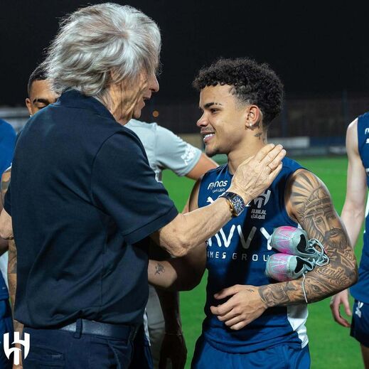 Jorge Jesus despediu-se dos jogadores do Al Hilal