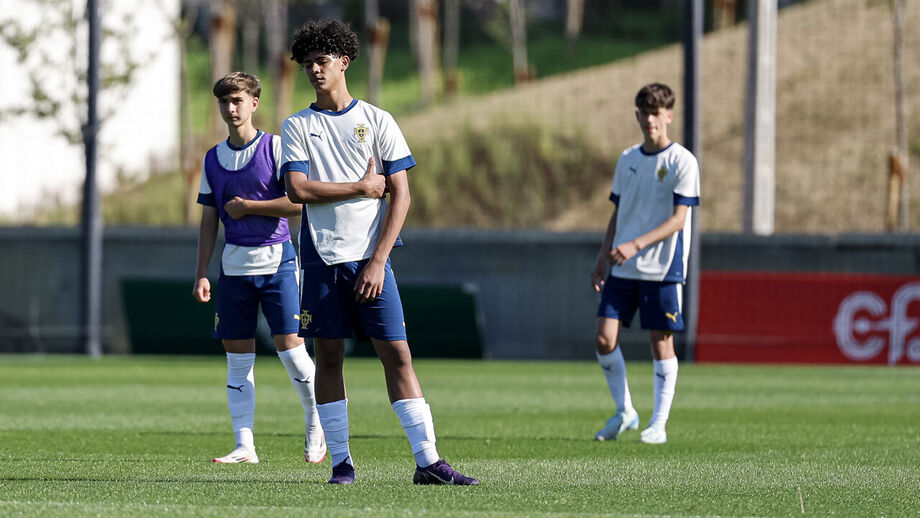 Cristianinho no primeiro treino da Seleção Nacional de sub-15 