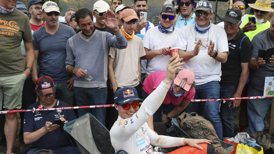 Adrien Fourmaux não resistiu ao apelo de uma bela cervejinha