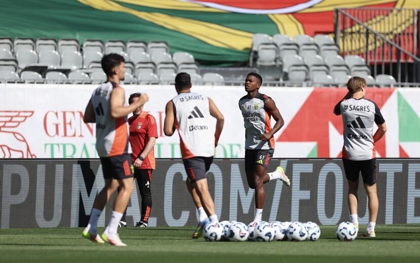 Sem Aursnes e Amdouni mas com Renato Sanches: as melhores imagens do treino do Benfica no Jamor