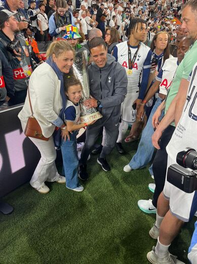 Sérgio Raimundo com Yolanda e Maya, mulher e filha