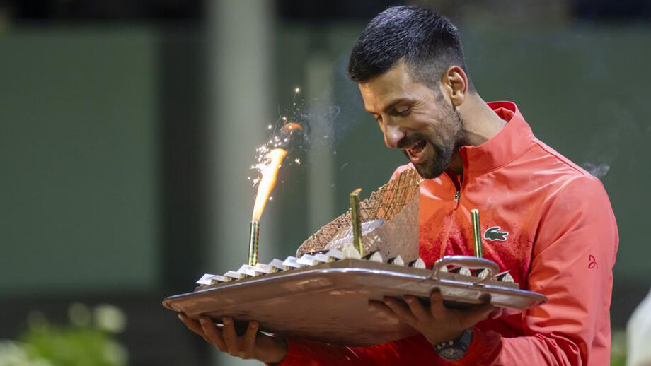 Sérvio teve direito a bolo de aniversário no court