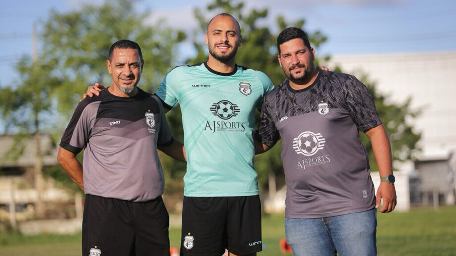 Arthur Cabral treina com os sub-20 do Treze FC