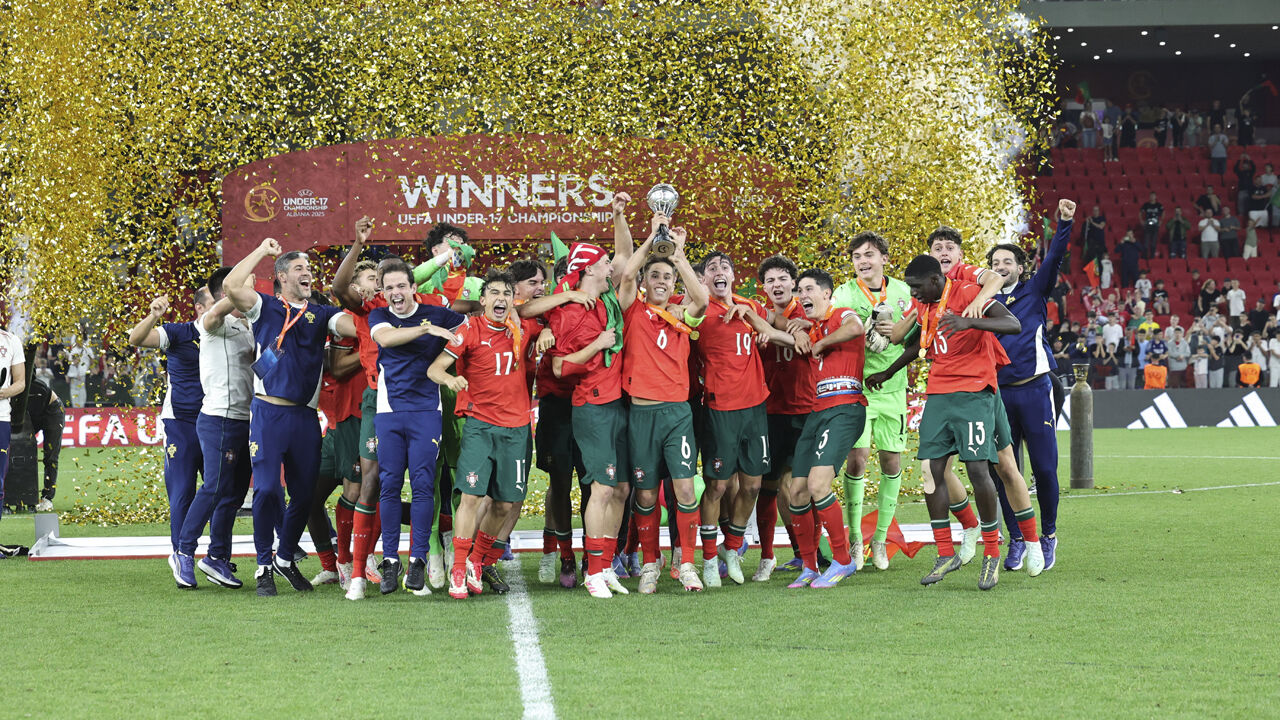Seleção Nacional festeja a conquista do Europeu de sub-17