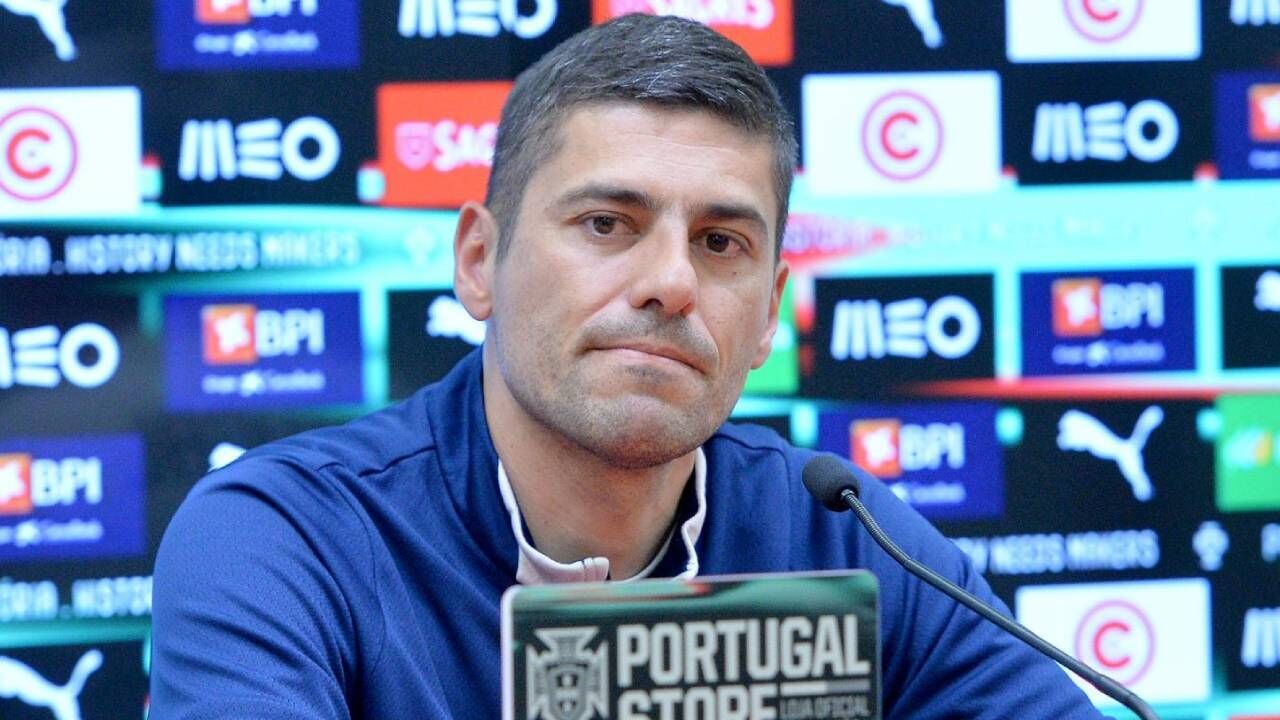 Francisco Neto em conferência de imprensa 