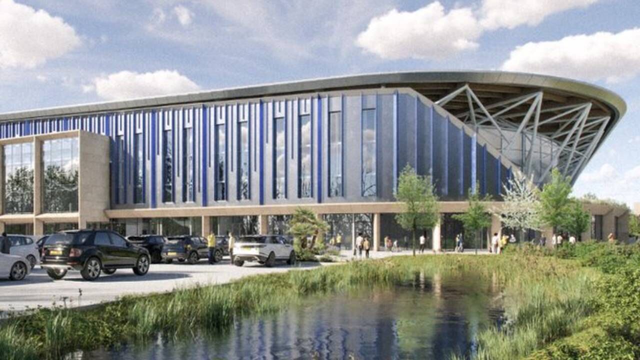A equipa joga atualmente no Kassam Stadium