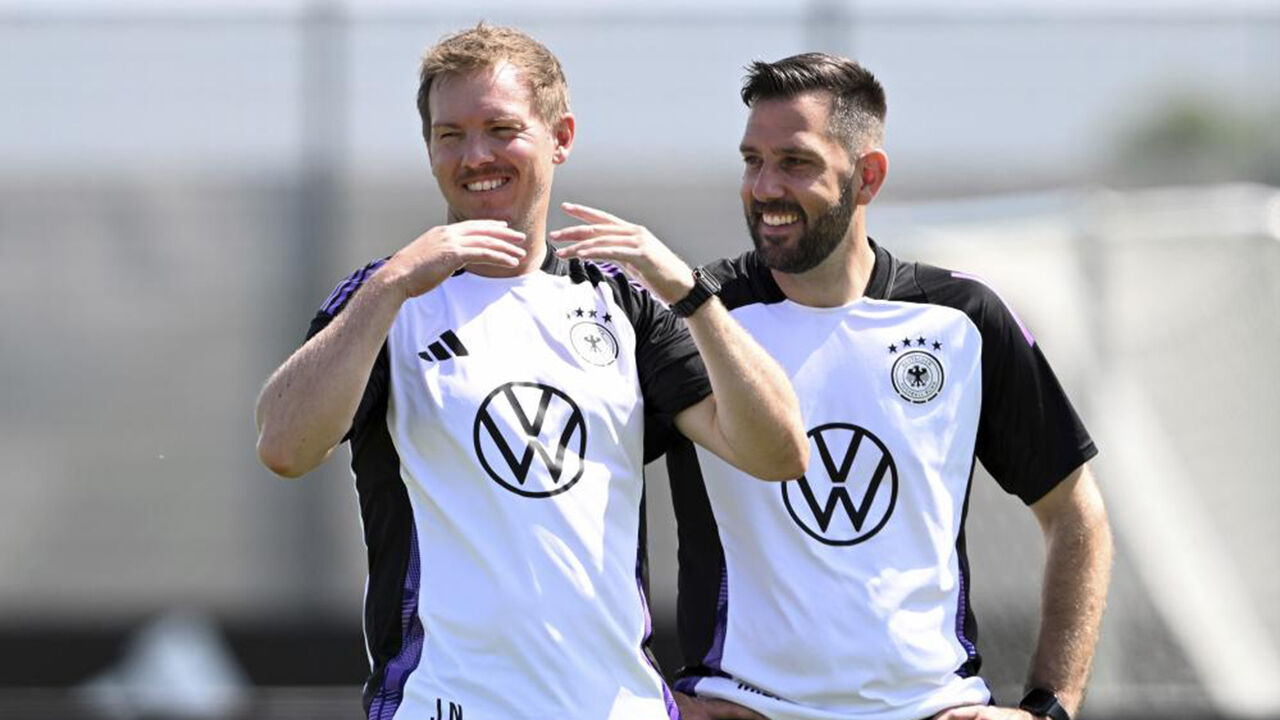 Julian Nagelsmann com o adjunto Mads Buttgereit